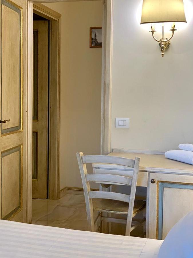Fifty Eight Suite Milan Duomo View Buitenkant foto